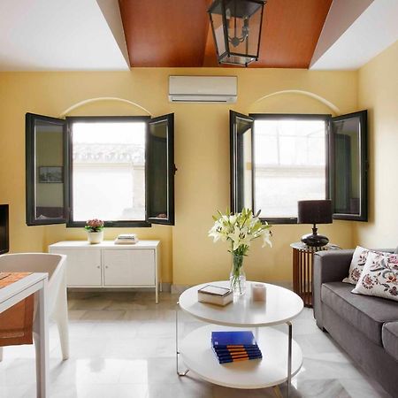Apartamentos Mariscal Sevilla Eksteriør billede