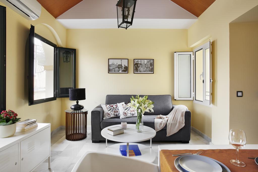 Apartamentos Mariscal Sevilla Eksteriør billede