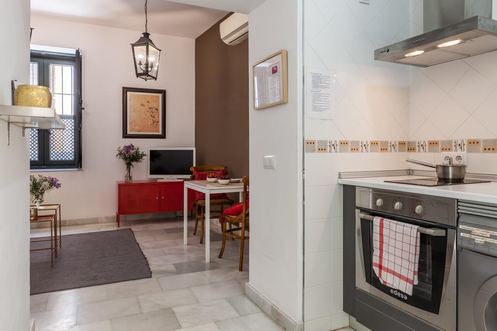 Apartamentos Mariscal Sevilla Eksteriør billede