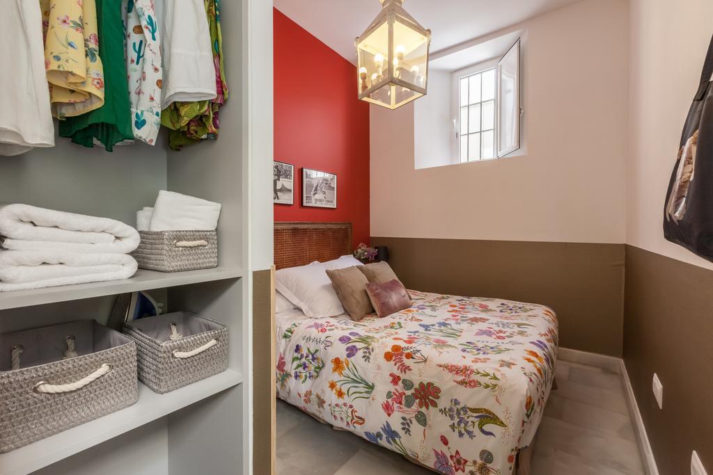 Apartamentos Mariscal Sevilla Eksteriør billede