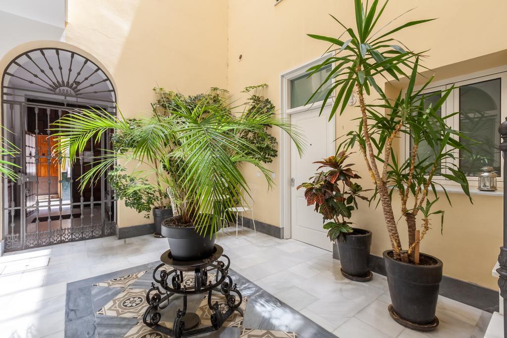 Apartamentos Mariscal Sevilla Eksteriør billede