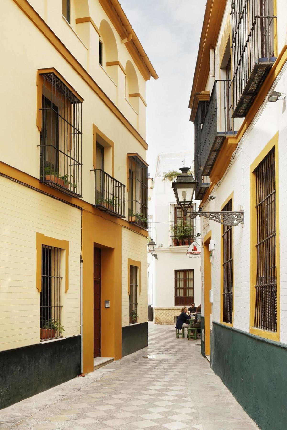 Apartamentos Mariscal Sevilla Eksteriør billede