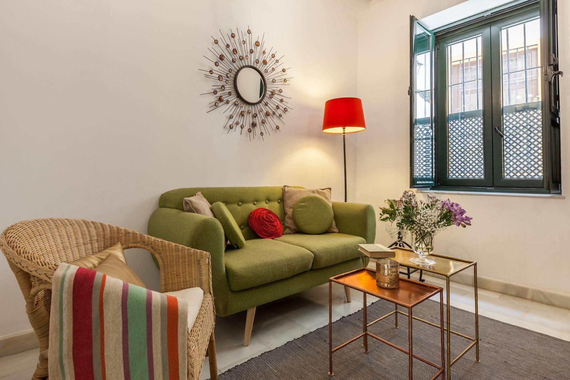 Apartamentos Mariscal Sevilla Eksteriør billede