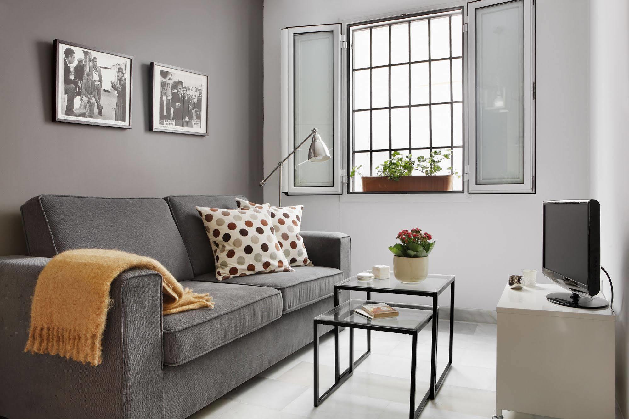 Apartamentos Mariscal Sevilla Eksteriør billede
