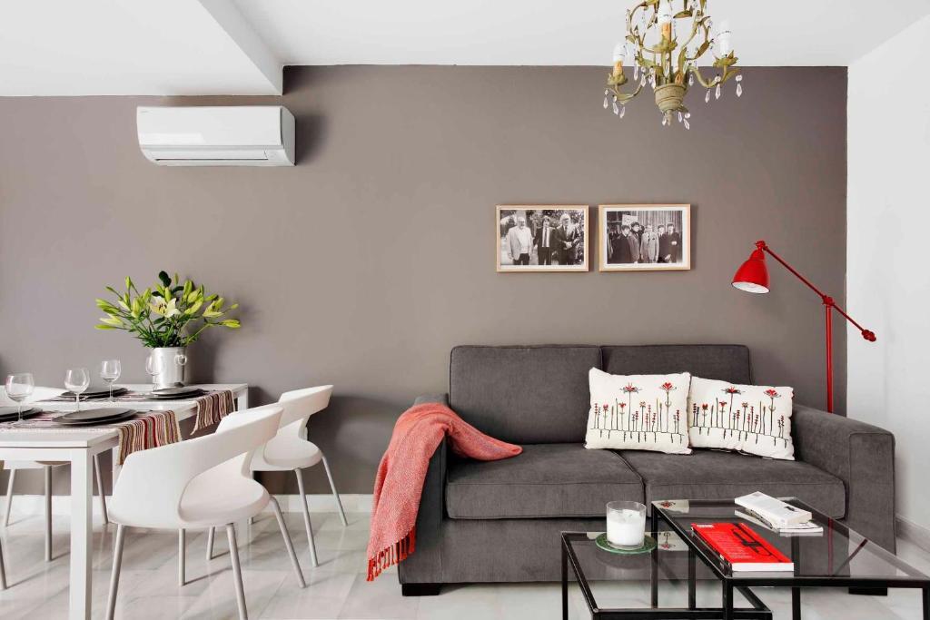 Apartamentos Mariscal Sevilla Eksteriør billede